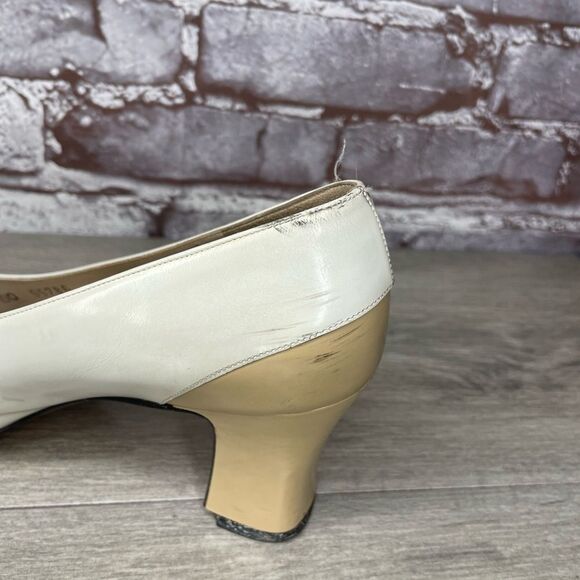 Salvatore Ferragamo Beige Leather Cap Toe Leather VTG Heels Women 7B US/37.5EU - Picture 5 of 15